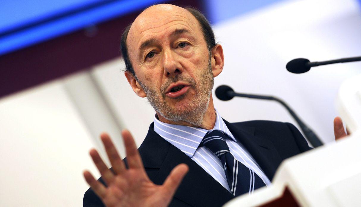 Rubalcaba fue decisivo en los contacto con la banda terrorista ETA que culminaron en 2011 con el anuncio del cese definitivo de su actividad violenta. (Foto: AFP)