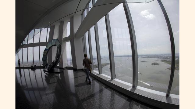La One WTC, la más alta del hemisferio occidental con una antena que culmina a 541 metros, fue terminada a fines de 2014 y sus primeros ocupantes se mudaron a sus oficinas en noviembre pasado.