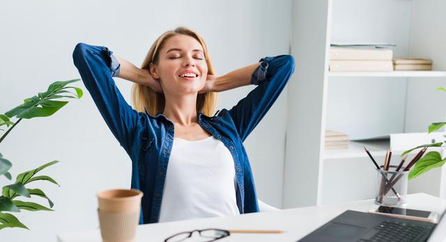 FOTO 8 | 8. Hacer ejercicios de relajación
Los ejercicios de respiración ayudan a mantener el control de lo que está sucediendo, porque normalizan la frecuencia cardíaca y disminuyen la sensación de ansiedad que produce el estrés. Es una forma de oxigenar la mente para pensar con mayor claridad. (Foto: Freepik)