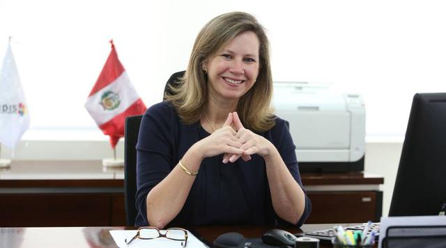 María Mujica San Martín es la viceministra de Políticas y Evaluación Social del Ministerio de Desarrollo e Inclusión Social (MIDIS). Es Economista de la Universidad del Pacífico y M.A. y Ph.D. en Relaciones Internacionales por la Graduate School of Intern