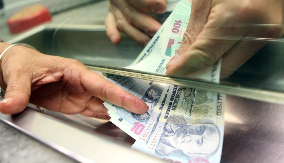 FOTO 6 | 6.      ¿Cuál es la fecha límite de depósito? El empleador debe realizar los depósitos semestrales dentro de los primeros 15 días calendarios de los meses de mayo y noviembre de cada año. Si el último día es inhábil, el depósito puede efectuarse el primer día hábil siguiente. Para el caso del depósito que se debe realizar por el periodo de noviembre 2017 – abril 2018, se tiene plazo hasta el 15 de mayo 2018. (Foto: mercadosyregiones)