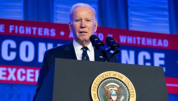 El presidente de los Estados Unidos, Joe Biden, habla durante la Conferencia Legislativa de la Asociación Internacional de Bomberos de 2023 en Washington, DC, el 6 de marzo de 2023. (Foto de SAUL LOEB / AFP)