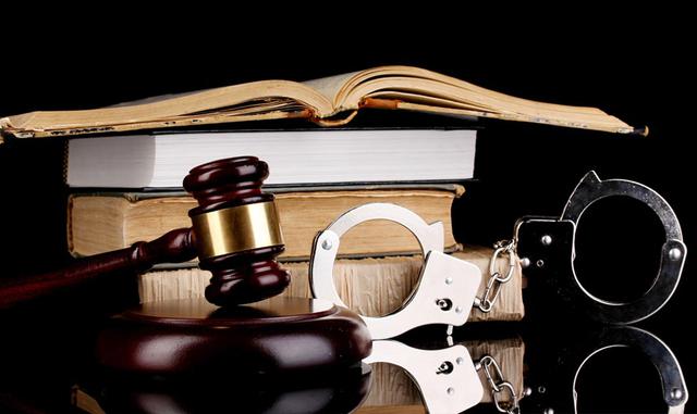 10) Derecho Penal, Tributario, Laboral, Empresarial entre otros.