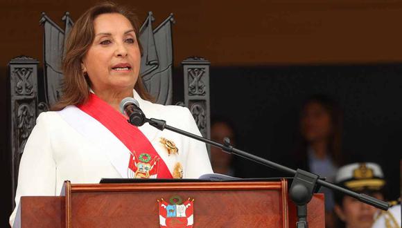 Mandataria participó en la ceremonia por el 202.° aniversario la Marina de Guerra del Perú y el 144.° aniversario del combate de Angamos. Foto: Presidencia