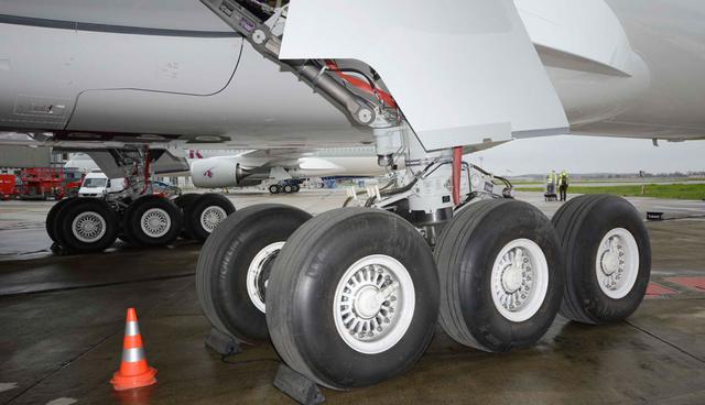 FOTO 4 | El A350-1000 mide 242 pies y una pulgada de largo, 19 pies y siete pulgadas de ancho con un espacio de ala de 212 pies y cinco pulgadas.