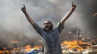 Egipto impone estado de emergencia tras muerte de 95 personas
