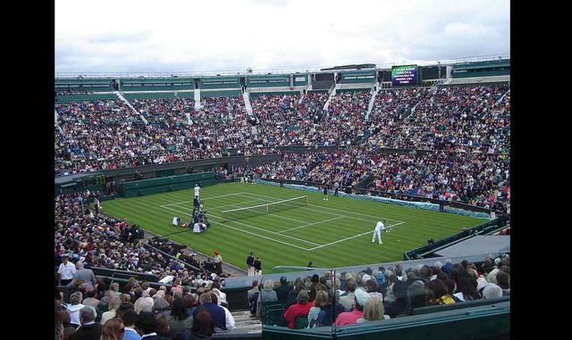 FOTO 12 | Wimbledon. Es probablemente el único evento deportivo donde verás a David Beckham, Bradley Cooper y Anna Wintour en las tribunas. Wimbledon es el torneo de tenis más antiguo y prestigioso del mundo, y se lleva a cabo cada mes de julio. (Foto: me