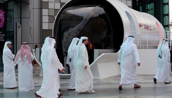 (Foto: Modelo de diseño Hyperloop en Dubái. Reuters/Christopher Pike)