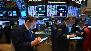 Wall Street abre en verde y el Dow Jones gana un 1.7% aupado por el petróleo
