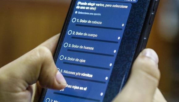 La presidenta de EsSalud indicó que el ChatBot es super amigable, el cual ayudará paso a paso como realizarse un autotamizaje. (Foto: Andina)