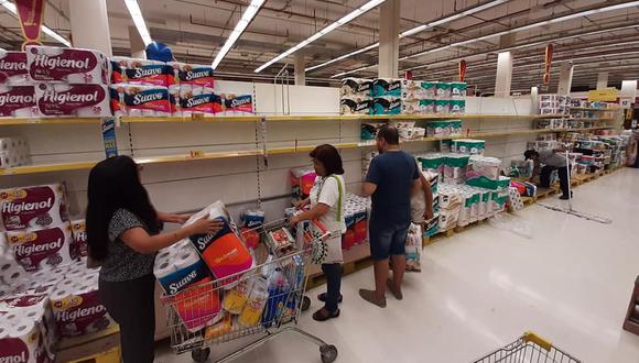 En los últimos días se han registrado compras desmesuradas en supermercados ante el avance del coronavirus. (Pamela Sandoval/Facebook)