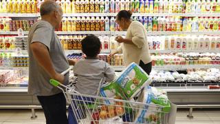 El 67% de hombres peruanos ya decide la compra de alimentos para el hogar