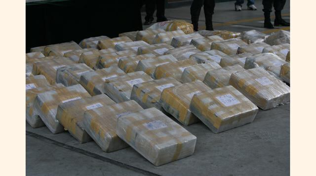 Se cree que los puertos son la principal vía de salida de las drogas del país. Se estima en 1.8 millones de contenedores manipulados en los puertos peruanos. De ese total, la Sunat solo tiene capacidad para inspeccionar menos del 1%, según el Departamento