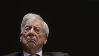 Intelectuales rechazan el ingreso de Vargas Llosa en la Academia Francesa