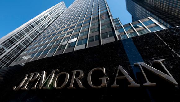 JPMorgan ha sido un defensor de la tecnología de la cadena de bloques para su uso en el sistema financiero, y el banco lanzó su propia moneda digital llamada JPM Coin en el 2019. (Foto: AFP)