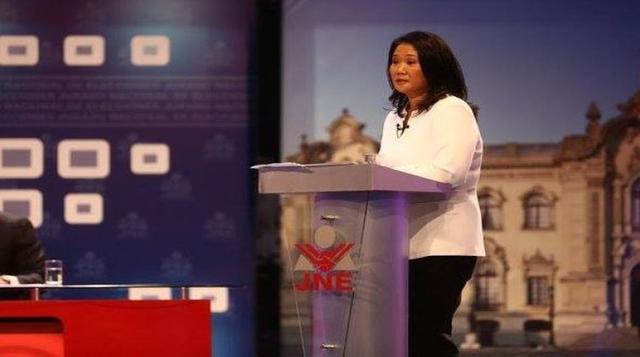 “Pedí licencia de maternidad dos veces por mis dos hijas. Y dos meses sin goce de haber para culminar mi maestría. ¿Va criticar mi derecho de ser madre?