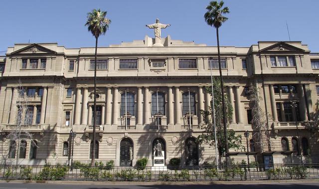 FOTO 11 | Pontificia Universidad Católica de Chile - Chile - Puesto 187