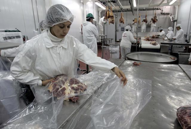 FOTO 9 | Finalmente, Argentina tiene el menor porcentaje de mujeres en el mercado laboral con un 47%. (Foto: AFP)
