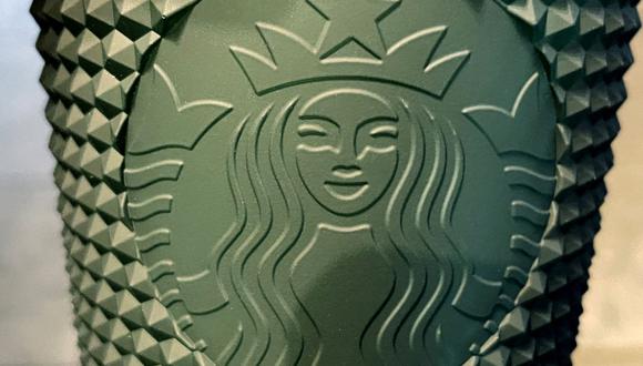 Starbucks apuesta por mejoras salariales y otros beneficios para sus socios (Foto: AFP)