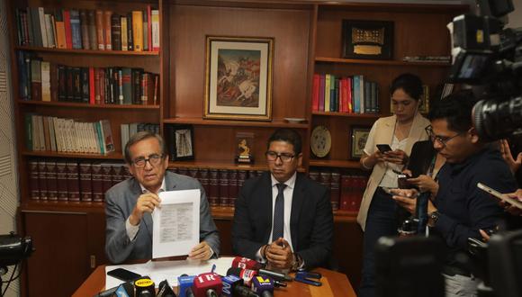 Jorge del Castillo denunció la existencia de vouchers falsos que buscan perjudicar a Patricia Benavides.