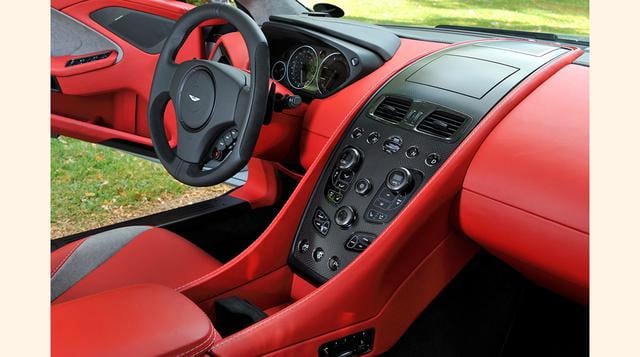 Los acabados del interior son completamente personalizables a pedido del cliente. (Foto: Aston Martin)