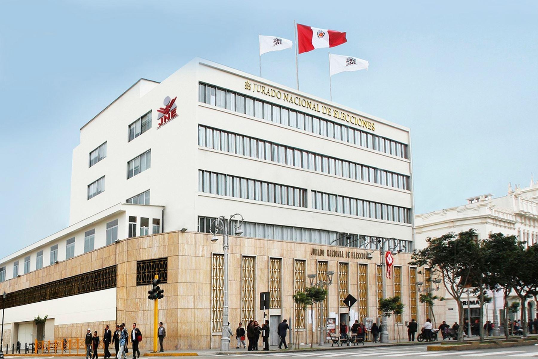 El JNE resolvió las 23 causas en sesión pública este viernes. (Foto: GEC)