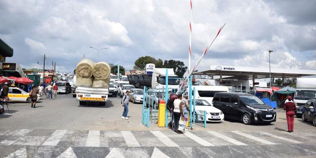 FOTO 3 |  Lesoto
Pese a que el estado está rodeado completamente por territorio sudafricano (que cuenta con miles de casos), hasta el momento no ha reportado ningún contagio. (Photo by MOLISE MOLISE/AFP via Getty Images)