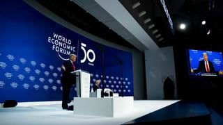 Los poderosos de Davos hacen una visita al mundo de los ciegos