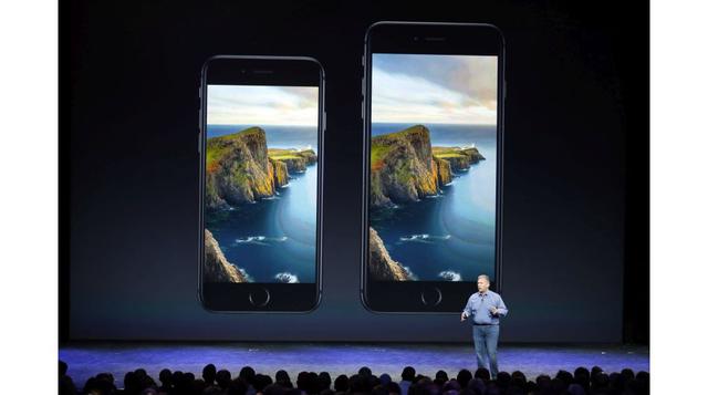 Apple acaba de anunciar que el miércoles 9 de este mes presentará en San Francisco una nueva versión de la familia iPhone. Desde el 2011, la compañía fundada por Steve Jobs ha lanzado en setiembre u octubre sus nuevos aparatos. (Foto: Reuters)