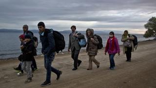 Un millón de migrantes llegaron a Europa por tierra y mar desde enero (OIM y ONU)