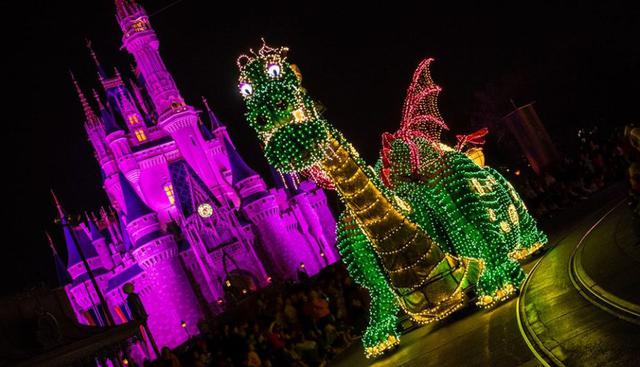 Walt Disney cumplió su sueño en 1955, al abrir las puertas del parque de atracciones en California. Según la web globometer.com, ‘Disneylandia’ es el segundo lugar más visitado del mundo, con más de 15 millones de turistas al día. (Facebook Disney)