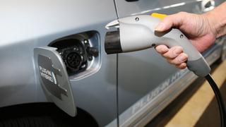 Precio del auto eléctrico sería igual que uno de combustible en el 2024