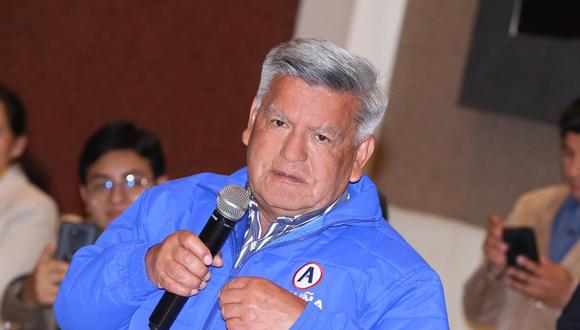 César Acuña salió en defensa del presidente del Congreso, Alejandro Soto.