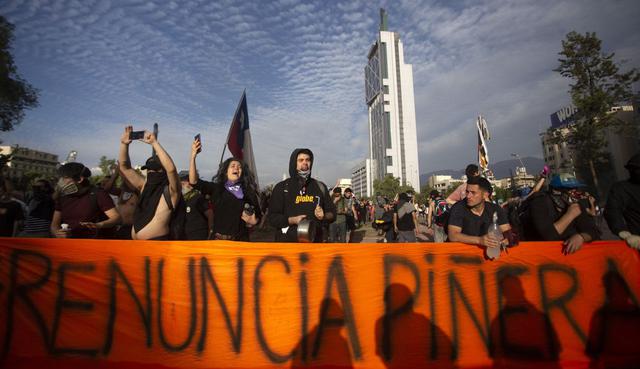 Los hechos de violencia durante las pasadas 24 horas llegaron en el país a 169, dijo Ubilla, en los que fueron detenidas 979 personas. (Foto: AFP)