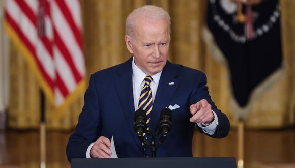 Biden afirmó el miércoles que “cree” que el presidente de Rusia, Vladimir Putin, terminará enviando sus fuerzas a Ucrania, aunque dijo también que no piensa que su homólogo busque una confrontación total. (Foto: EFE)