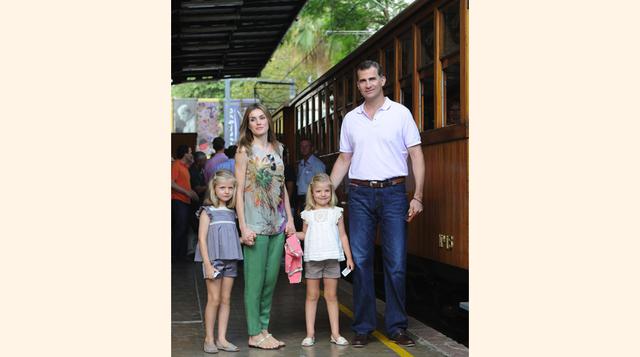 De la relación con Felipe VI tiene dos hijas, Leonor y Sofía, nacidas en 2005 y 2007, respectivamente. Se encuentran en la línea sucesora al trono, después de su padre. (Foto: Bekia)