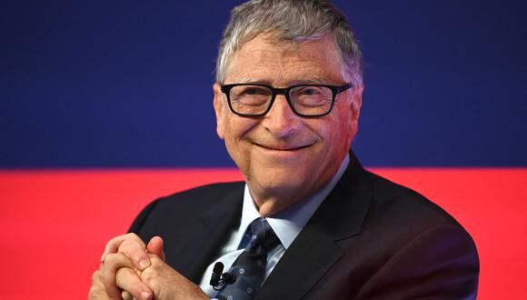 Bill Gates, fundador y filántropo de Microsoft, sonríe durante la Cumbre de Inversión Global en el Museo de Ciencias de Londres el 19 de octubre de 2021 (Foto: Leon Neal / varias fuentes / AFP).