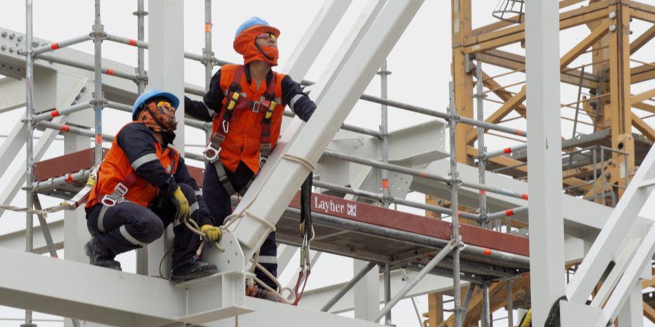 El trabajador eficiente, al igual que el trabajador eficaz, consigue alcanzar sus objetivos. (Foto: AFP)
