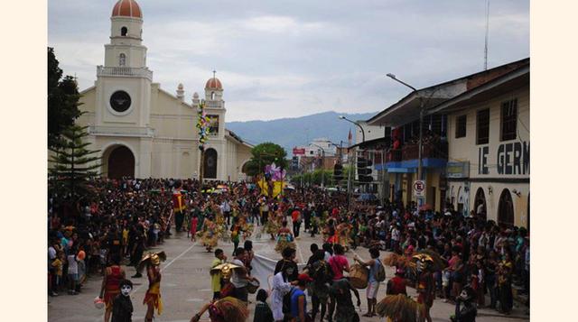Carnaval de San Martín. La población baila en grupos denominados pandillas. Destacan las celebraciones de Rioja con fiestas costumbristas en cada barrio que suelen terminar el miércoles de ceniza con el velorio y lectura del testamento del "Ño Carnav