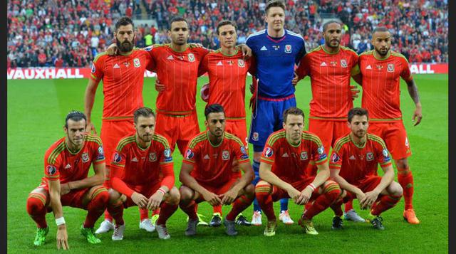 La selección de fútbol de Gales Nº 12. Su organización está a cargo de la Asociación de Fútbol de Gales, perteneciente a la UEFA. Es una de las cuatro selecciones que componen al Reino Unido, junto a las selecciones nacionales de fútbol de Escocia, Inglat