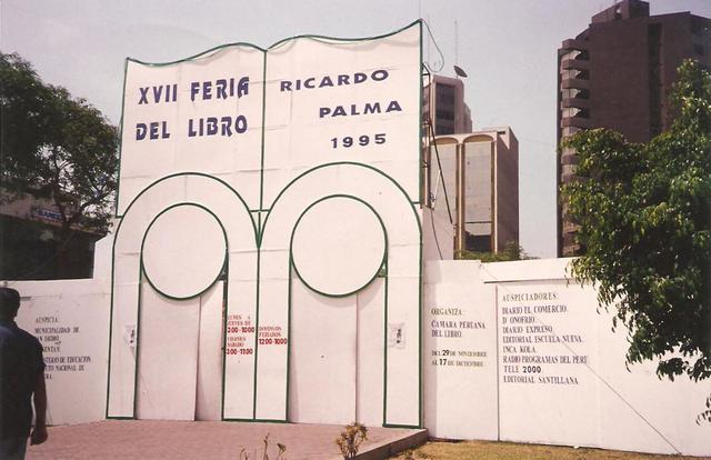 5. El parque Kennedy casi siempre ha acogido al recinto ferial; sin embargo, hay pocas en las que esta se realizó en otros lugares. La foto pertenece a la edición 17º con sede en San Isidro.