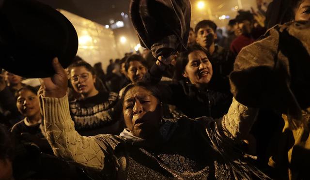 Cuando conocieron la noticia, miles de ecuatorianos salieron a las calles. (Foto: EFE)