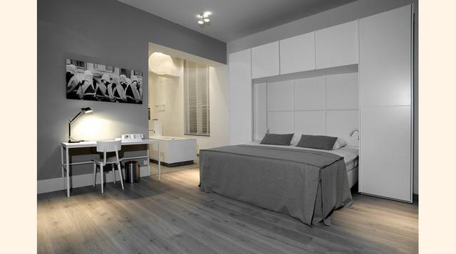 Algunas habitaciones son casi tan grises como las celdas originales del Het Arresthuis. (Foto: Megaricos)