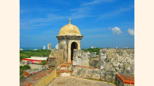 Castillo de San Felipe de Barajas, Cartagena, Colombia, “Puedes perderte en el laberinto de pasillos subterráneos, oscuros y escalofriantes, que se utilizaban en Cartagena para mantener…”