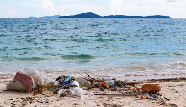 contaminación de océanos con plástico