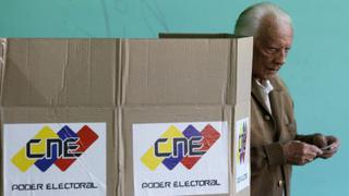 Venezolanos acuden a elecciones municipales