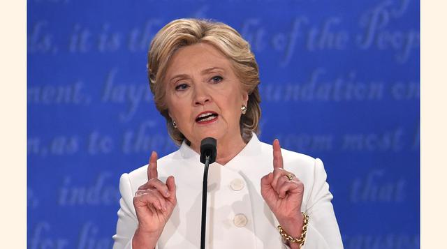 La población norteamericana con educación universitaria completa es de 61 millones de personas y tiene una marcada preferencia hacia Hillary Clinton. El 48% de estadounidenses con algún posgrado votará por la candidata demócrata (25% para Trump), así como