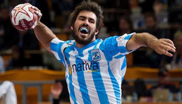 FOTO 19 | Sebastián Simonet (ARG, balonmano)
El mayor del clan de los Simonet, con la retirada ya en mente, aspira a ganar el torneo de balonmano de los Juegos de Lima y así clasificar a Argentina para los Olímpicos de Tokio. El largo historial de Sebastián incluye dos Juegos Olímpicos, un oro y una plata en Juegos Panamericanos y un paso triunfal por clubes profesionales de España y Francia, el último el Ademar de León. Sus hermanos Diego y Pablo son parte también de la selección albiceleste. Compite a partir del 31 de julio. (Foto: Difusión)