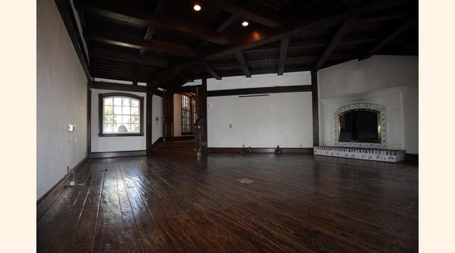 Aquí está el dormitorio principal, donde el Rey del Pop dormía. (Foto: businessinsider)