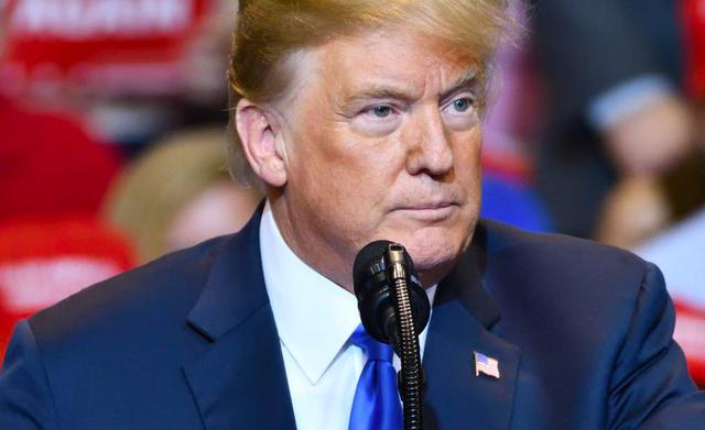 FOTO 9 | 9. El presidente de Estados Unidos: Donald Trump
Patrimonio neto: $3,1 mil millones (€2,79 mil millones). Donald J. Trump es el actual y presidente Nº45 de los Estados Unidos. Antes de entrar en política, Trump era un hombre de negocios y personalidad de televisión.

Enero de 2017, Trump se convirtió en el primer presidente multimillonario de los EE.UU.

El núcleo de su fortuna está atado en docena de edificios en Manhattan y los alrededores de la ciudad de Nueva York. (Foto: Evan El-Amin / Shutterstock.com)